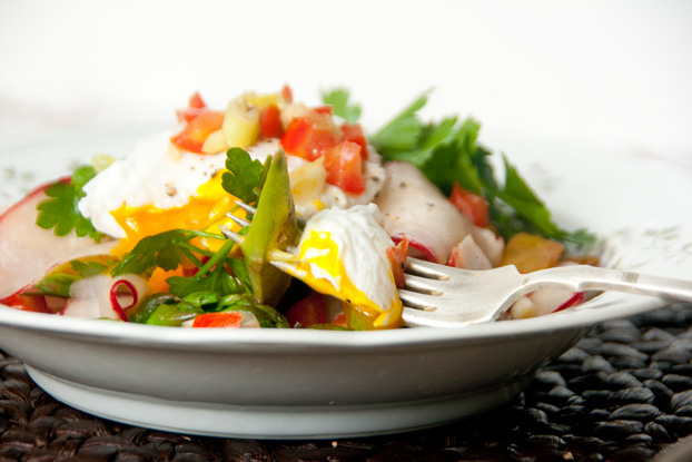 Lauwarmer Spargelsalat mit pochiertem Ei – vanillakitchen